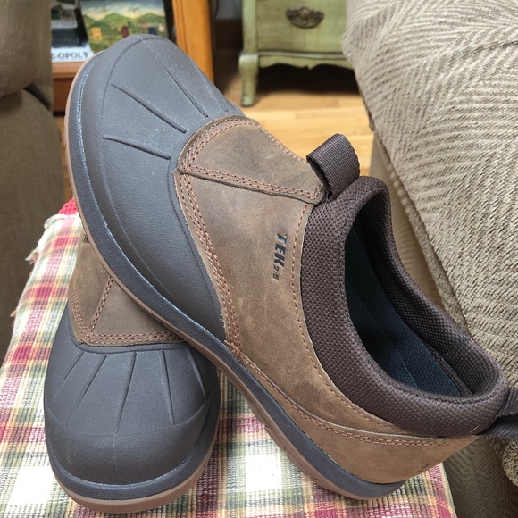 LL Bean Outdoors Shoes women’s 7.5 (medium width) - Picture 1 of 9